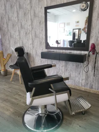 Muebles de peluquería y complementos