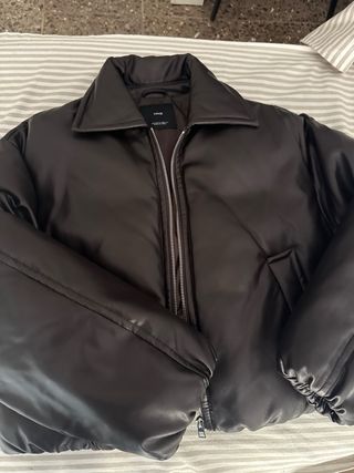Chaqueta negra acolchada talla S