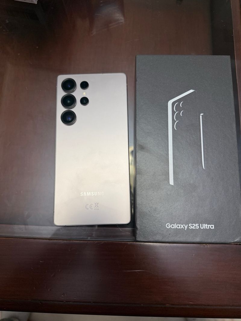 Samsung Galaxy S25 Ultra + Cargador 45W afbeelding 2