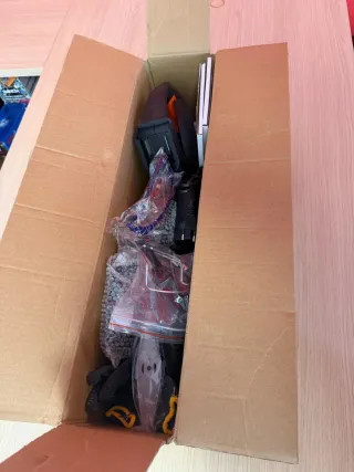 Tagliasiepi 24V con 2 batterie e accessori