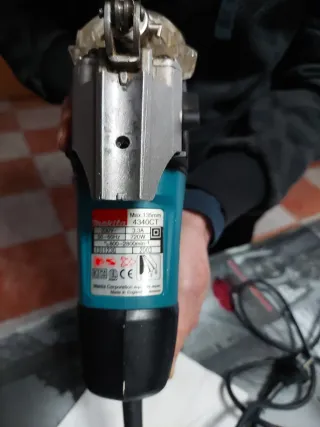 Caladora Makita 720W con maletín