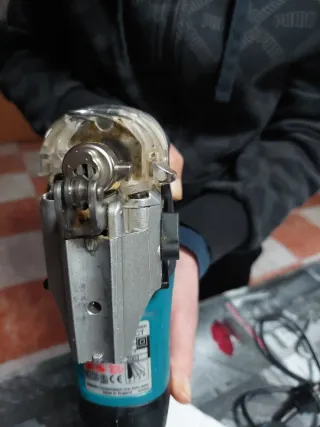 Caladora Makita 720W con maletín