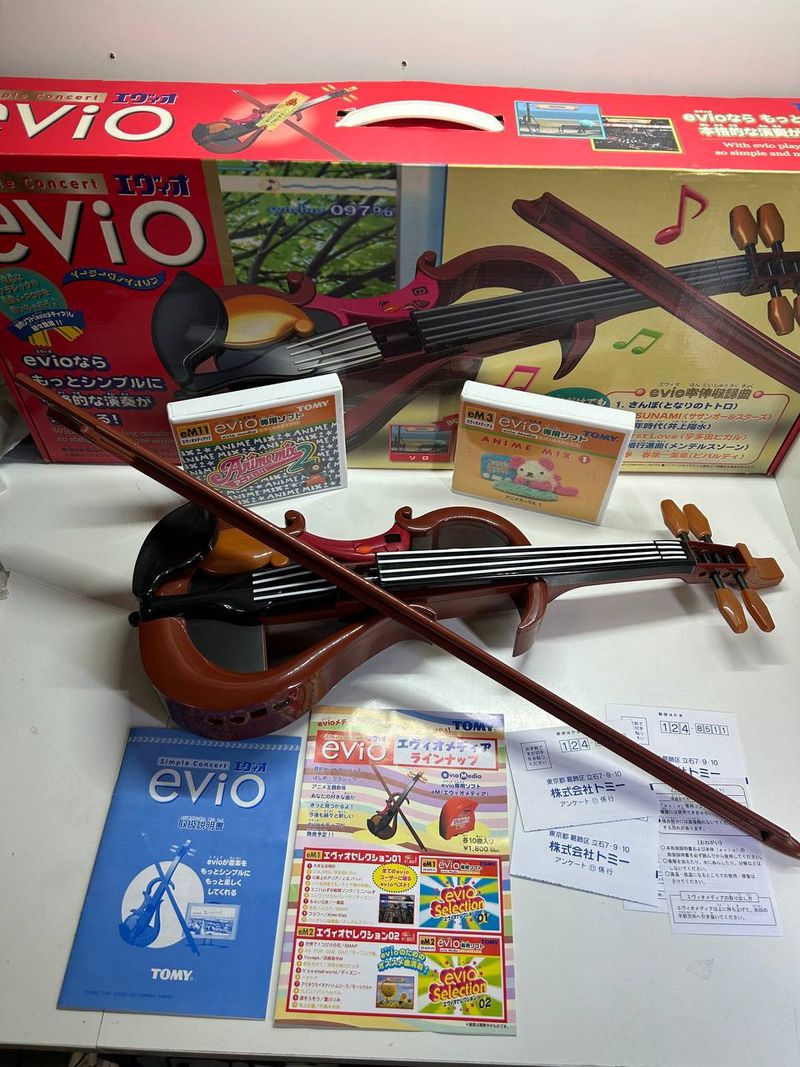 Consola Evio Violin Takara Tomy + 2 juegos JAP