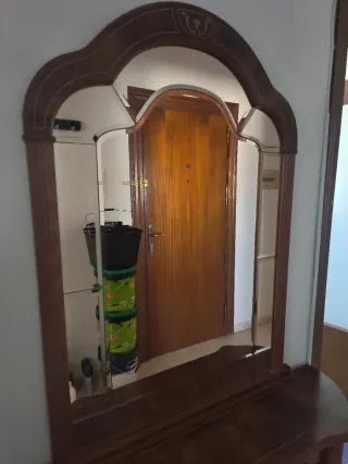 Mueble recibidor clásico madera y cristal