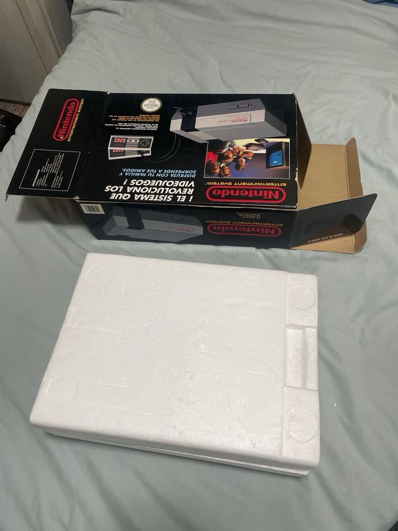 Nintendo NES en caja - Sistema de videojuegos afbeelding 5