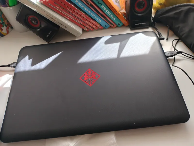 Portátil HP Rojo afbeelding 4