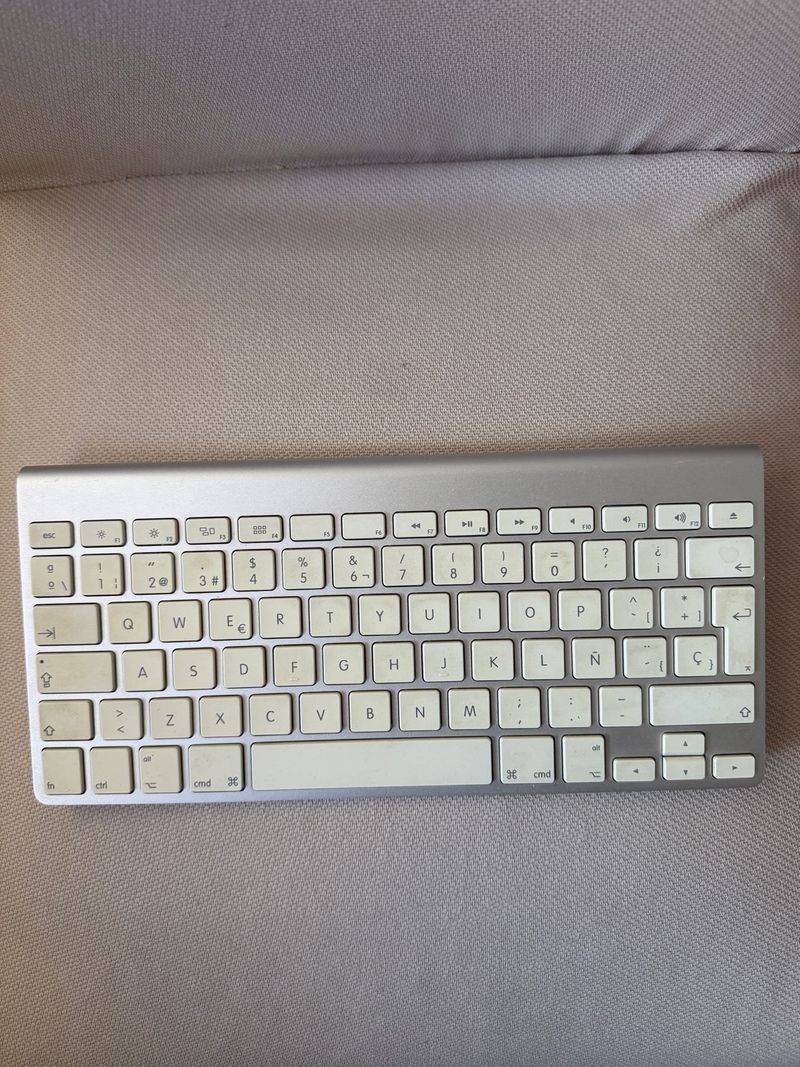 Teclado Apple Inalámbrico Plata