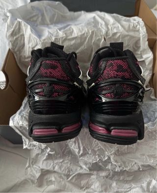 New Balance 1906A Negro y Rosa