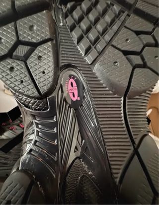 New Balance 1906A Negro y Rosa