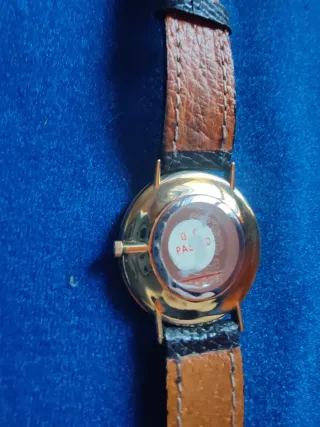 Reloj Duward Pulsera Negro y Dorado