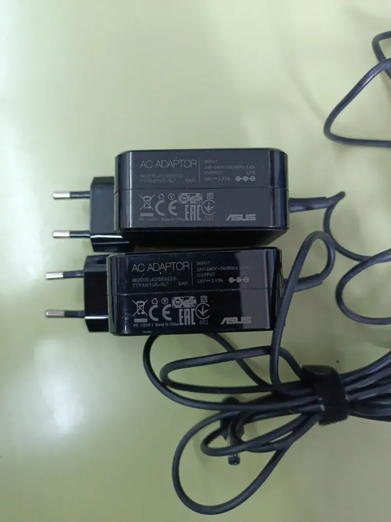 Lote 2 Cargadores ASUS AC ADAPTOR