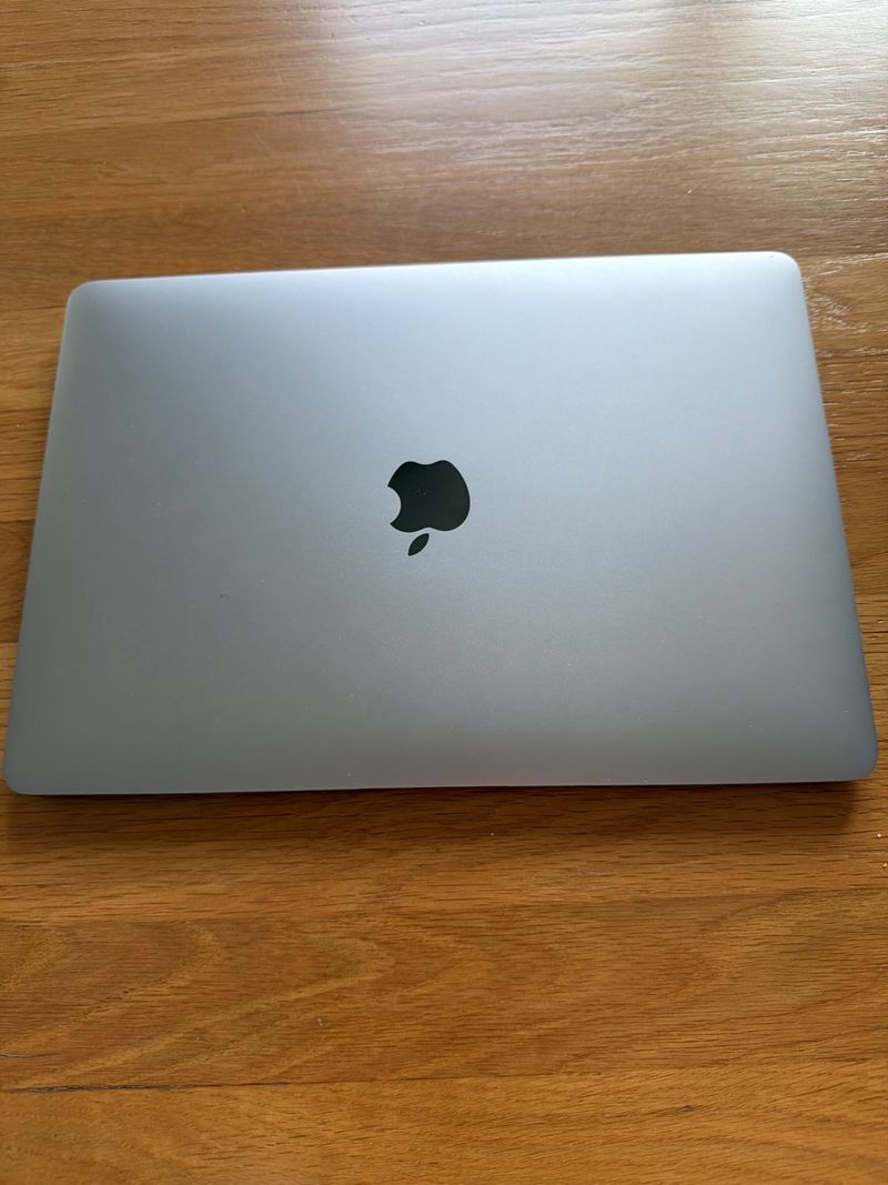 MacBook Air 13” 2020 i5 / 16GB RAM