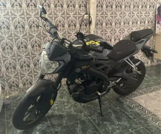 Moto Yamaha MT 125 Naked Negra
