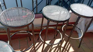 5 Taburetes Altos Hierro y Madera, por 15€ los 5