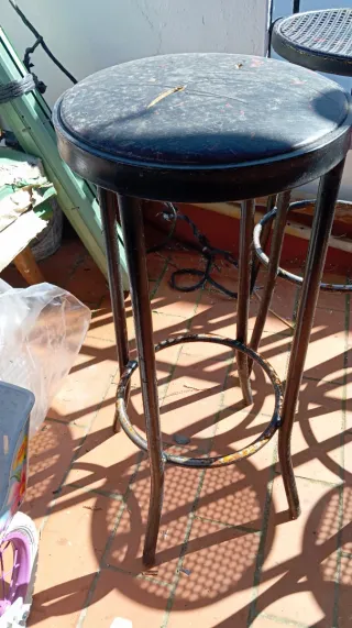 5 Taburetes Altos Hierro y Madera, por 15€ los 5