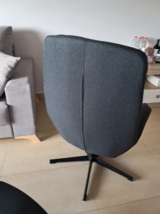 Poltrona Jysk con poggia piedi grigio