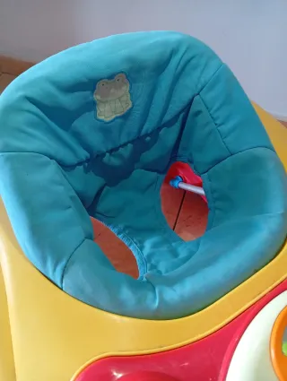 Andador bebé con centro de actividades