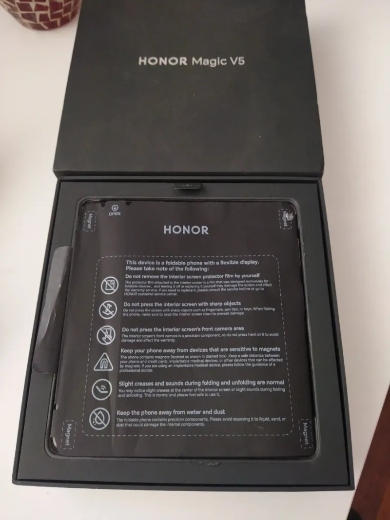 Honor Magic V5