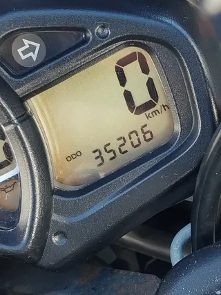 Suzuki Gladius Naked Blanca y Azul