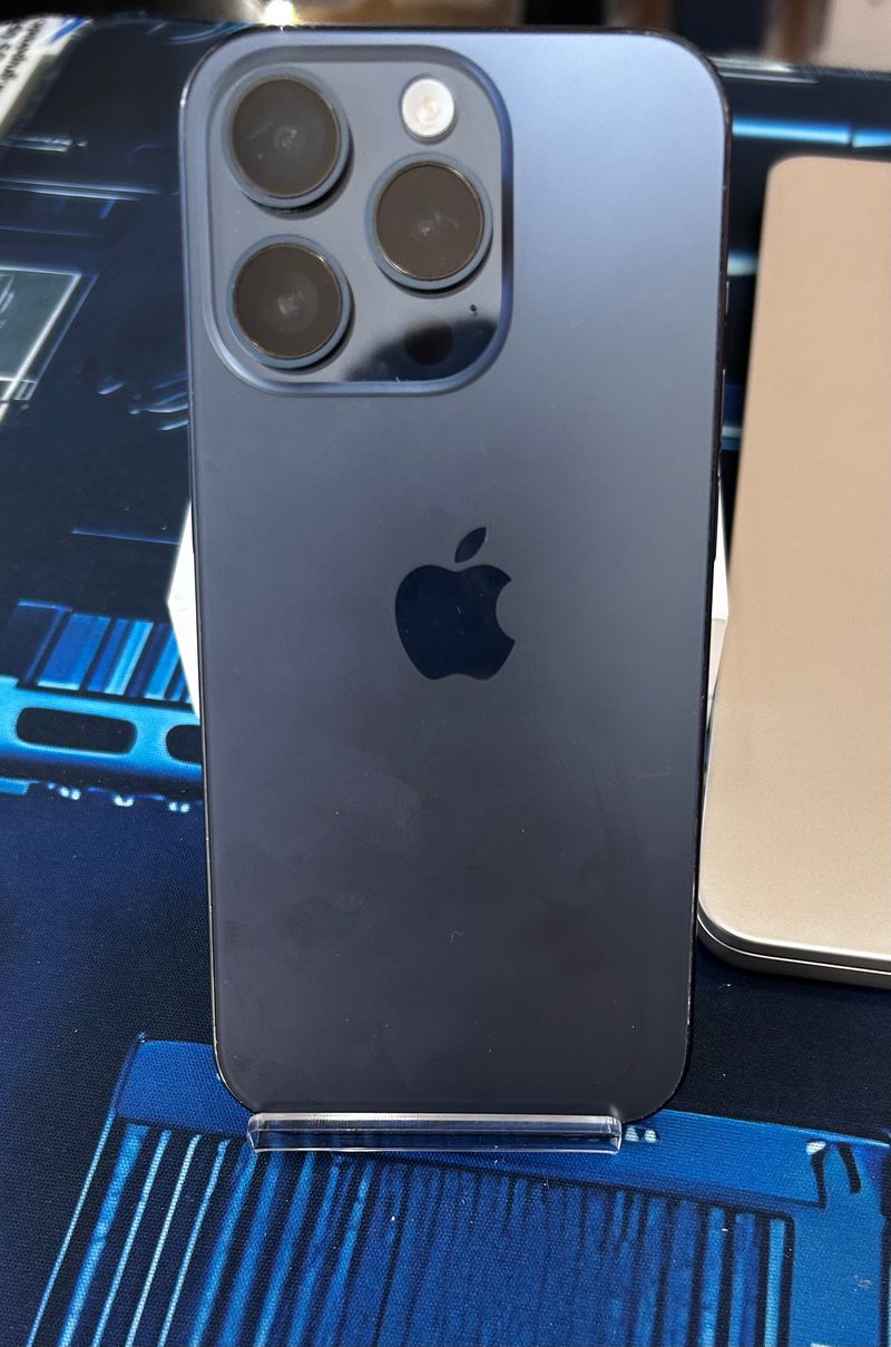 iPhone 15 Pro Azul 84% Batería