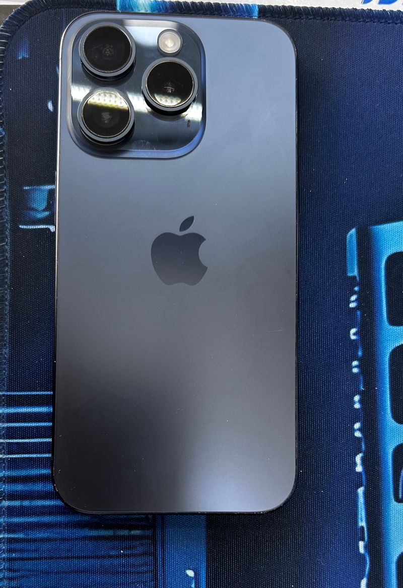 iPhone 15 Pro Azul 84% Batería afbeelding 3