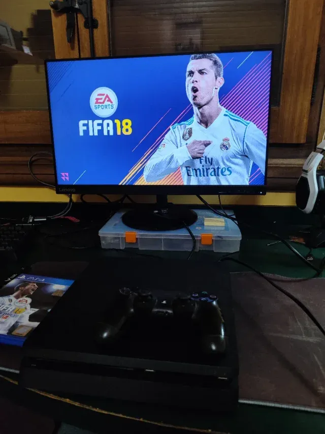 PS4 Slim 1TB + 5 Juegos FIFA y Call of Duty afbeelding 3
