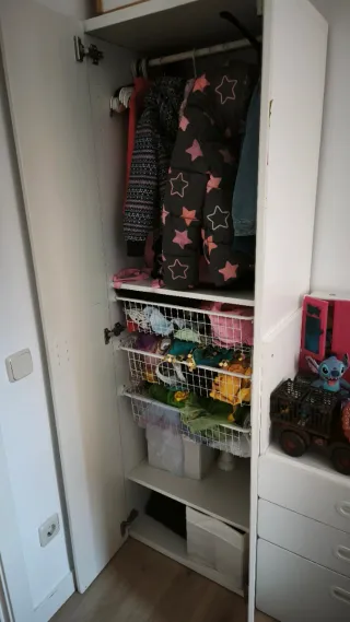 Armario y cajonera Smastad Ikea blanco