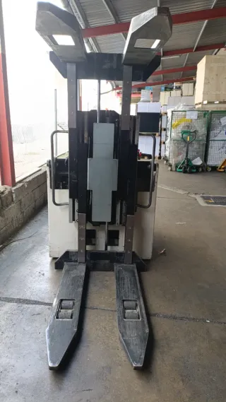 Volteadora de Palets Toppy Precio negociable