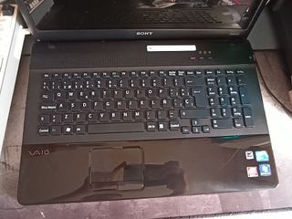 Portátil Sony VAIO PCG-61211M