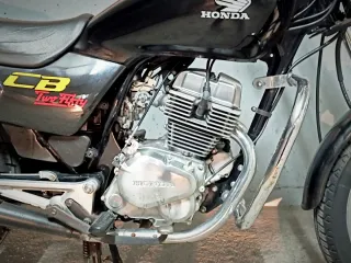 Honda CB 250 Two Fifty