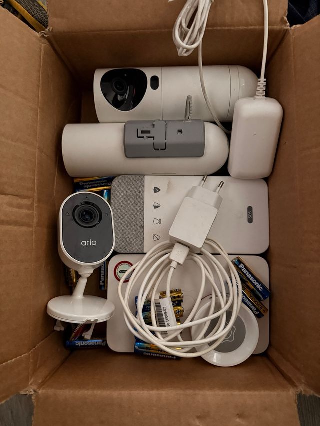 Cámaras Arlo y accesorios