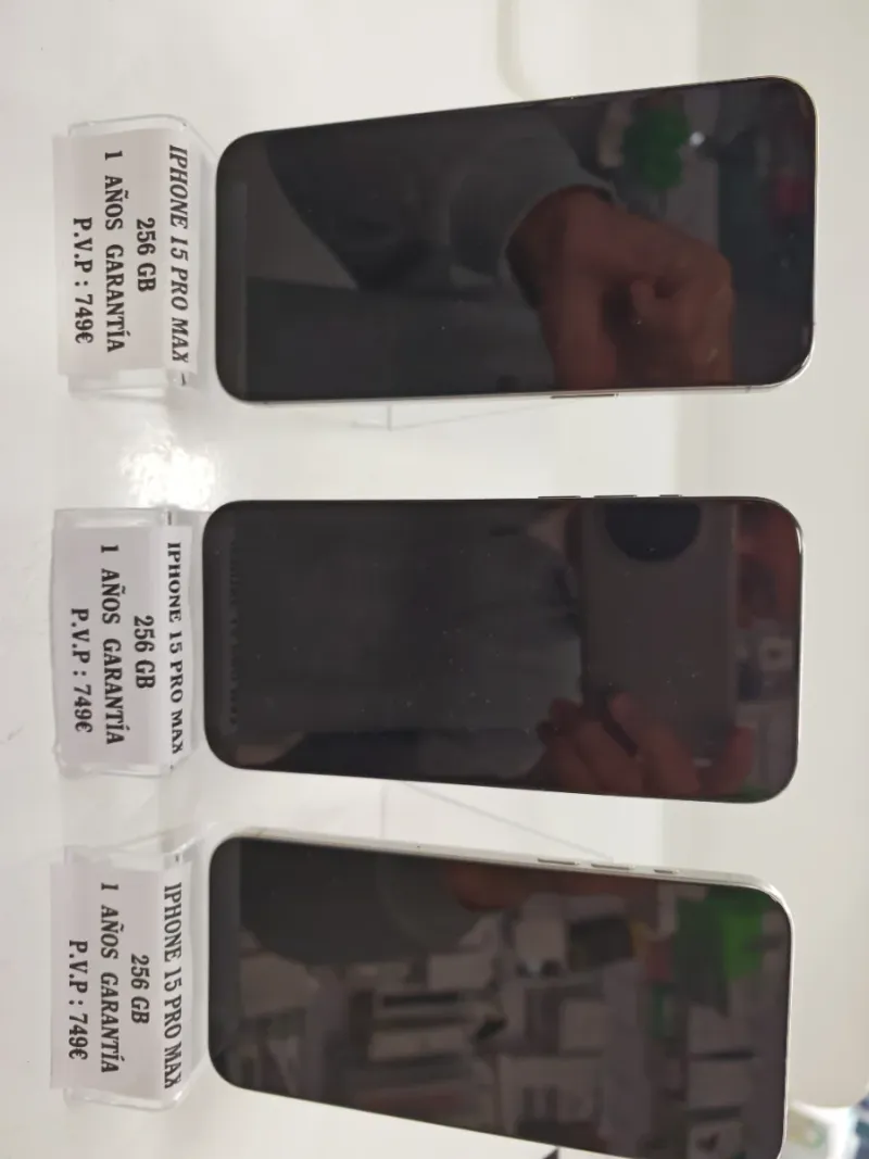 iPhone 15 Pro Max 256GB Gris/Plateado afbeelding 3