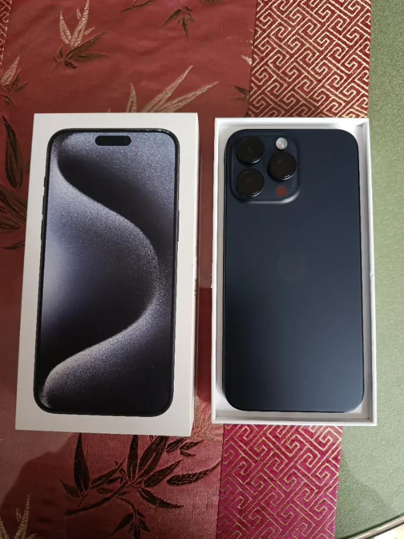 iPhone 15 Pro Max Negro Azul