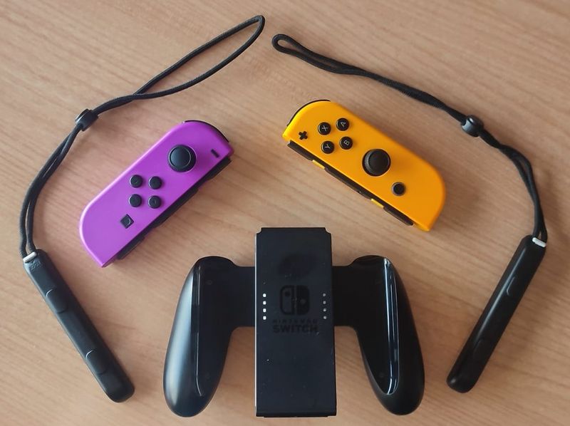 Joy-Con Nintendo Switch Morado y Amarillo