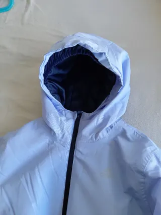 Chaqueta para lluvia ,frío, nieve de color azul