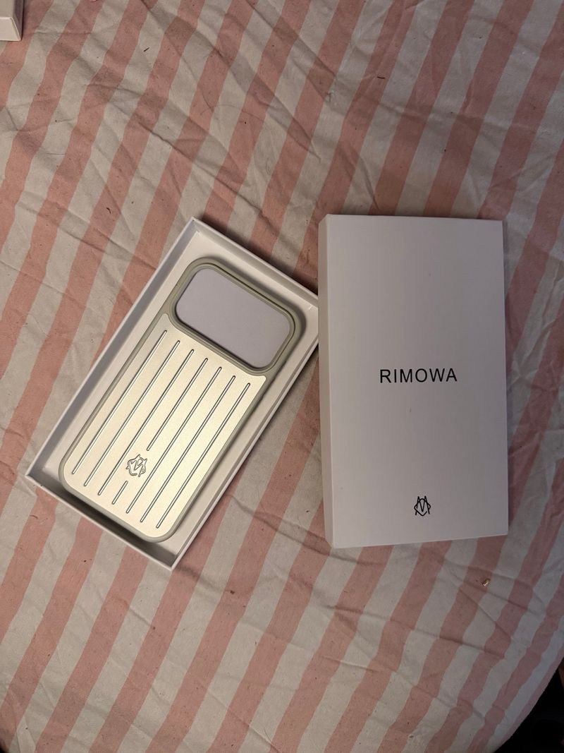 Funda 17 pro max