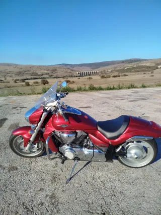 Suzuki Intruder 1800 Rojo Granate