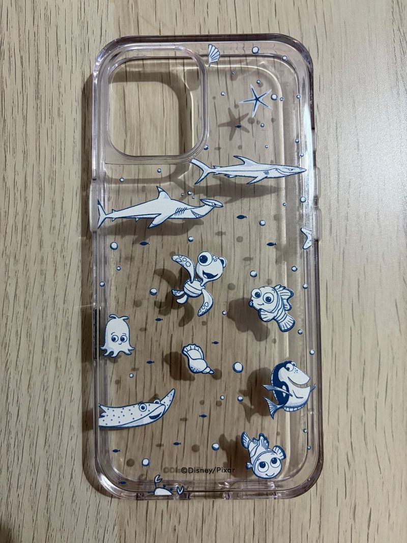 Funda Rhinoshield iPhone 17 Nemo