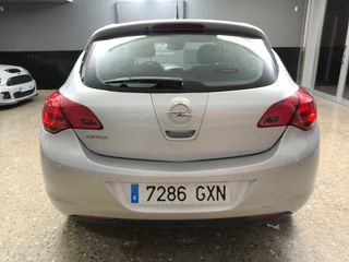 Opel Astra 2010