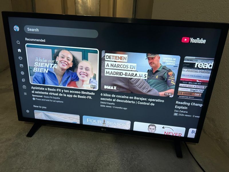 LG 32" 2023 Smart TV Como Nueva afbeelding 2