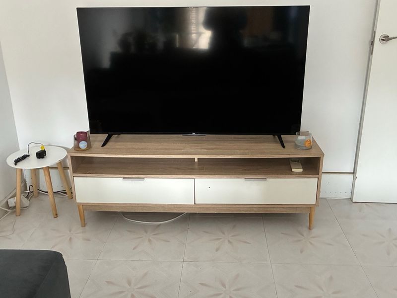 Mesa TV Beige y Madera