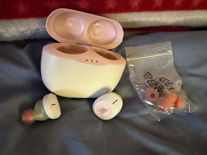 Auriculares Inalámbricos JBL Rosa y Blanco afbeelding 2