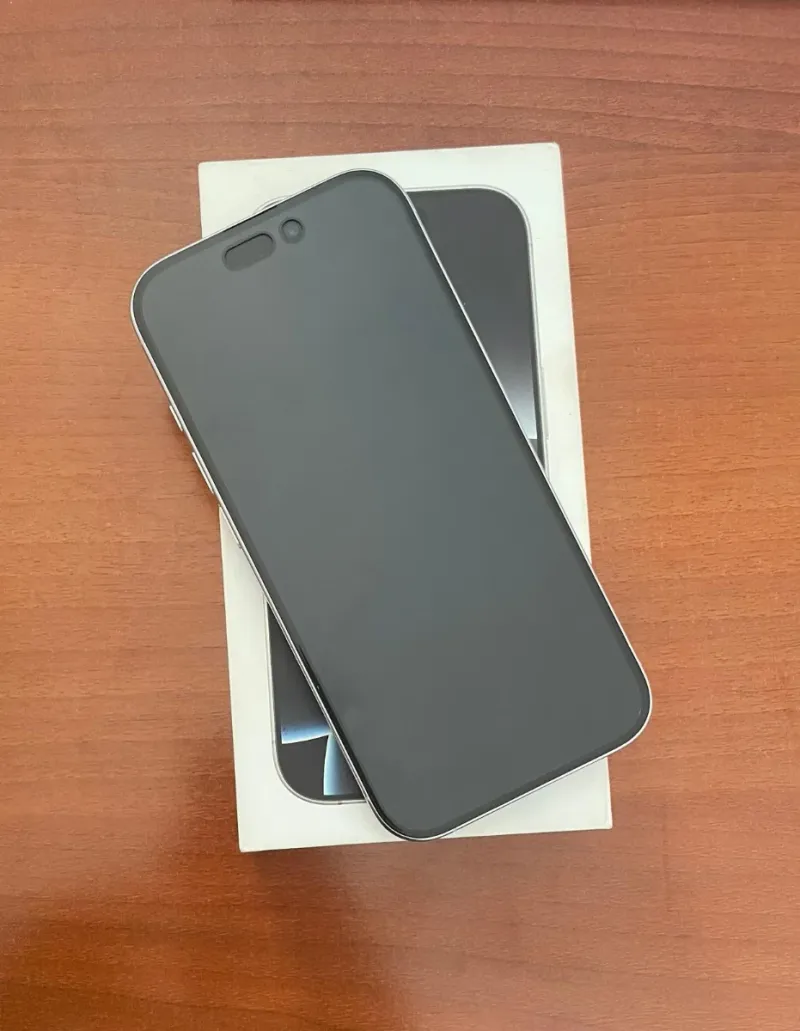 iPhone 16 Pro Titanio Blanco