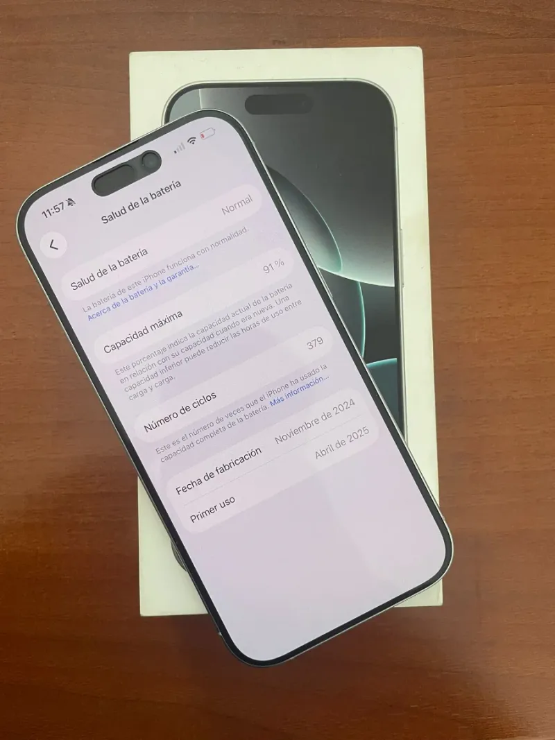 iPhone 16 Pro Titanio Blanco afbeelding 3