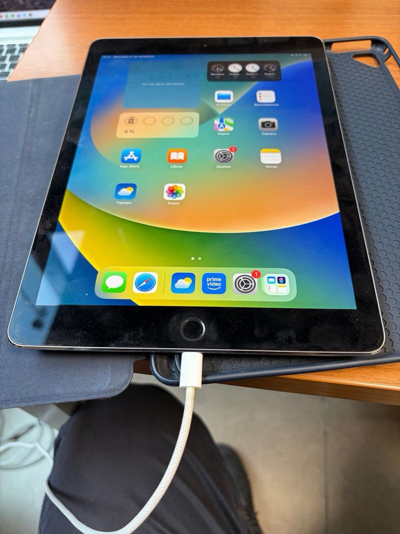 Ipad Pro 9,7 con lapiz y funda afbeelding 3
