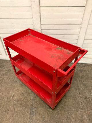 Carro industrial vintage mecánico rojo