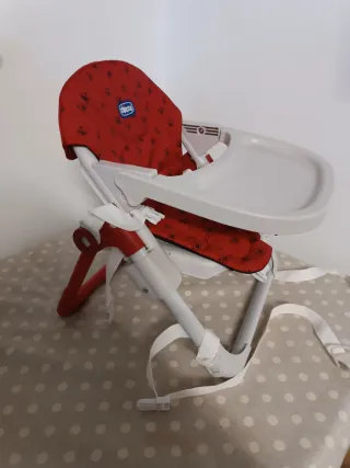 Seggiolone Chicco rosso con fantasia