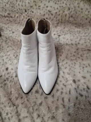 Botines Unisa Talla 40 Blancos