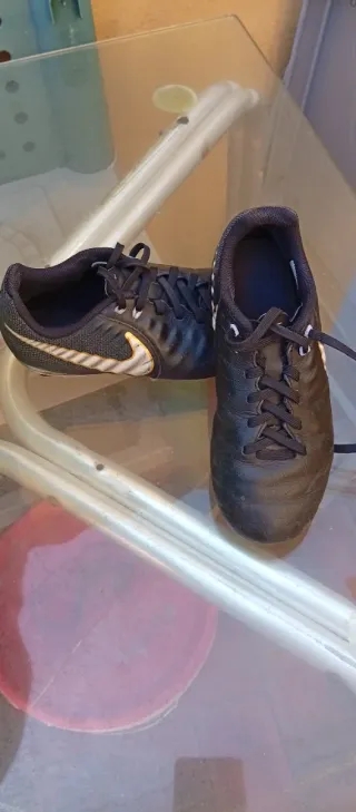 Botas de fútbol Nike niño 32