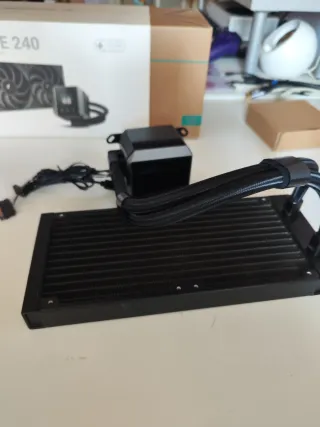 Refrigeración Líquida DeepCool Mystique 240